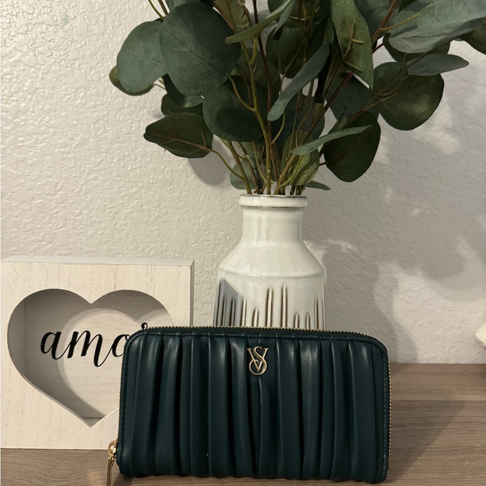 Victoria Secret ziparound wallet